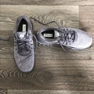 Nike sneakers size 9 woman’s